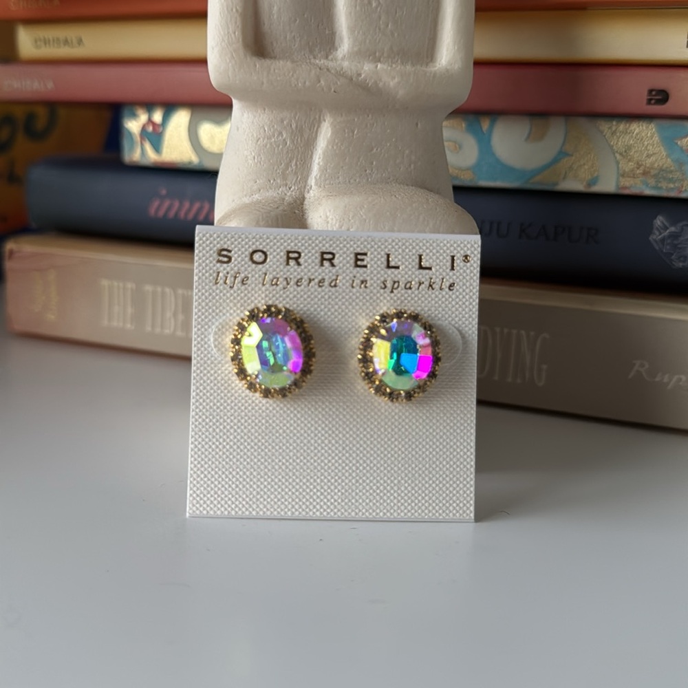 Sorrelli Halo Crystal Stud Earrings AURORA BOREALIS sparkly!  NWT - Picture 3 of 5